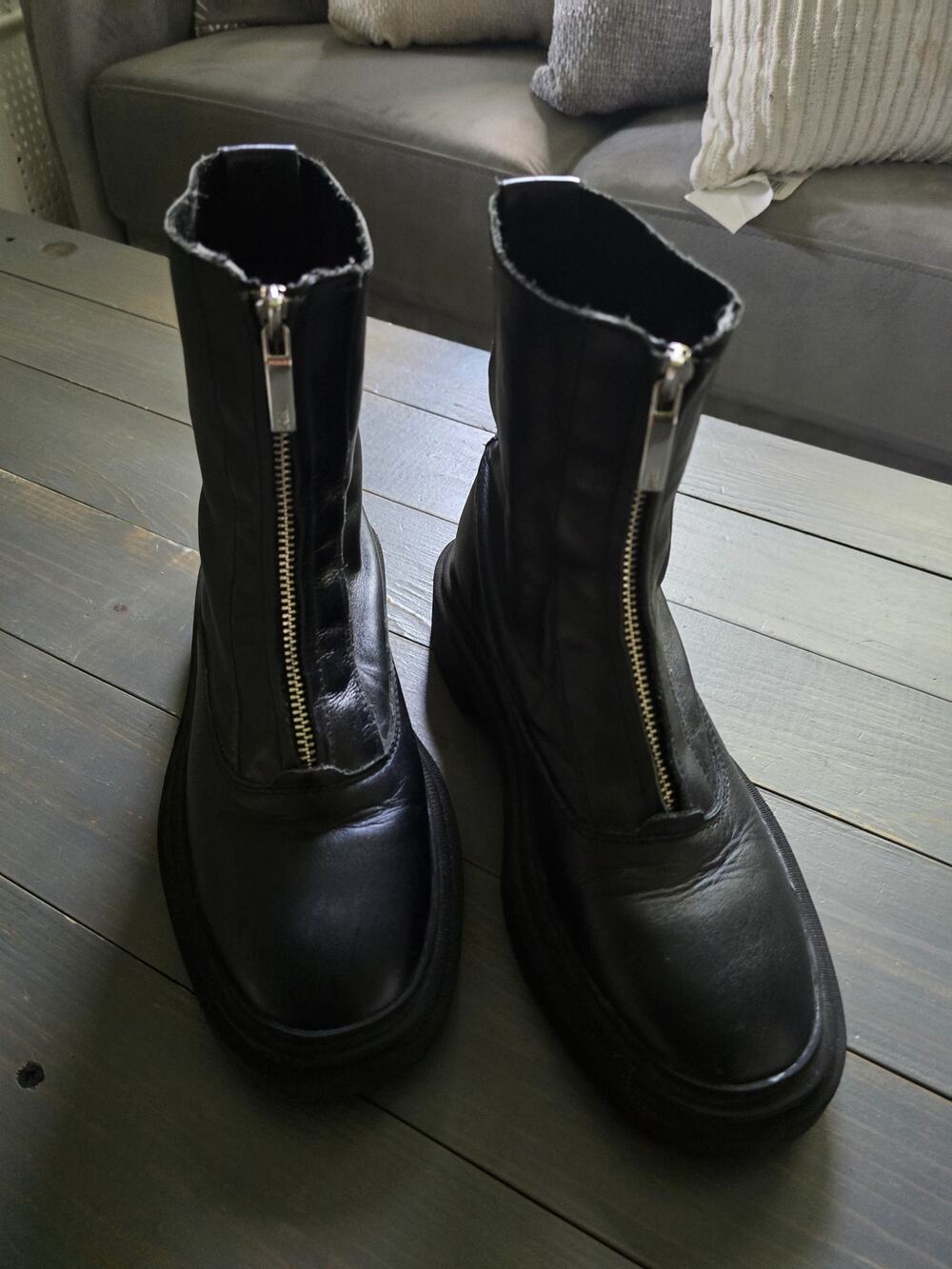 EUC Zara Black Leather Zip Up Chelsea Boots. (EU 37) 6.5 to 7.0 US